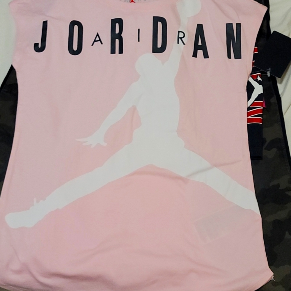 Jordan girls sleeves shirt size 12